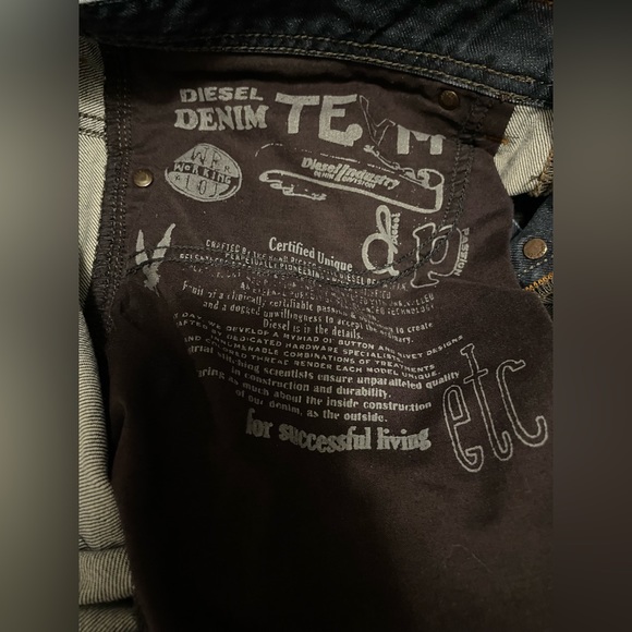 Men’s Diesel Safado Slim Straight Jeans - Picture 6 of 10